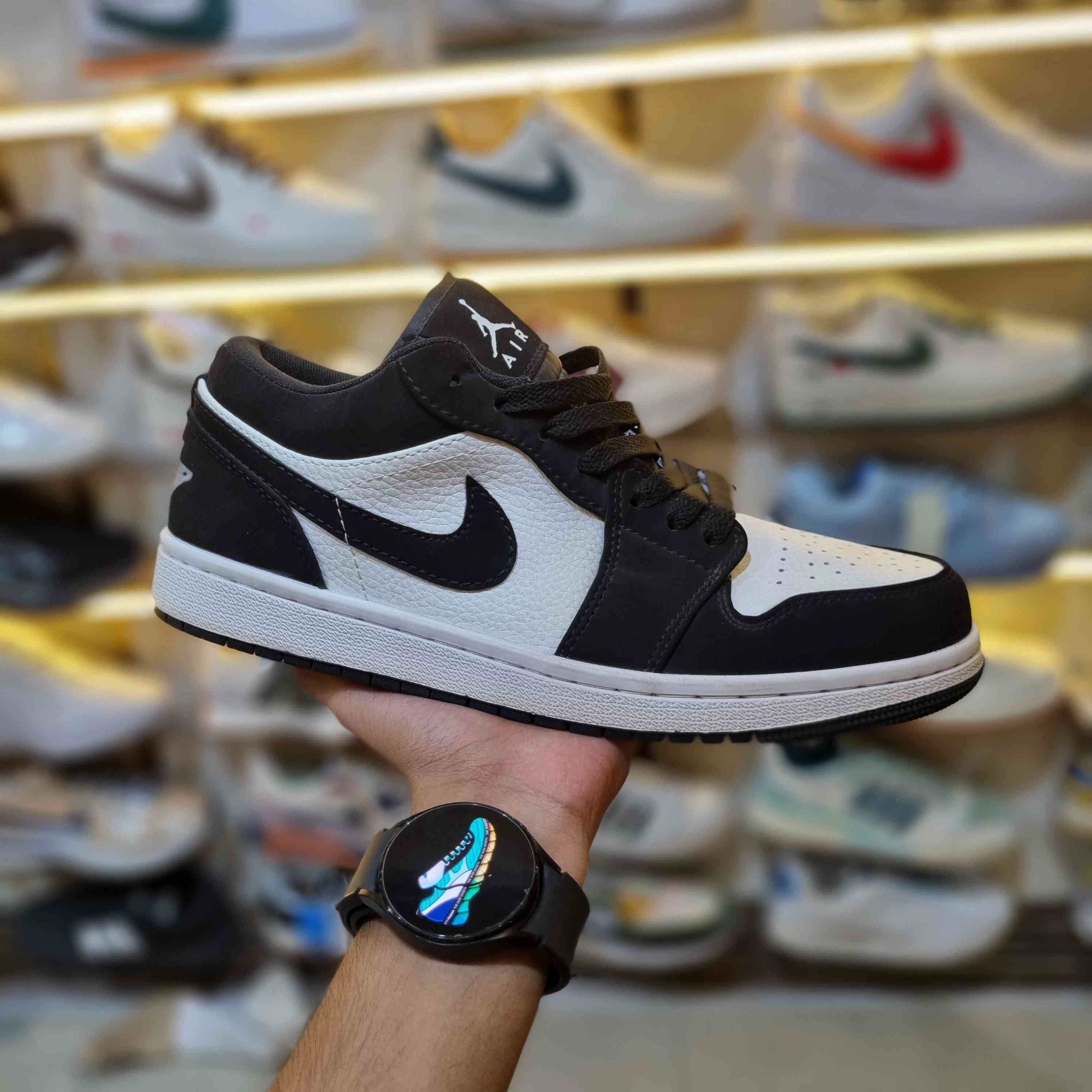 Premium Sneaker Homage SE - Master Copy